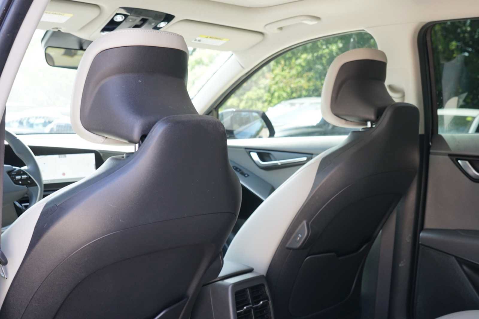 Certified 2024 Kia Niro EX Touring FWD image 17