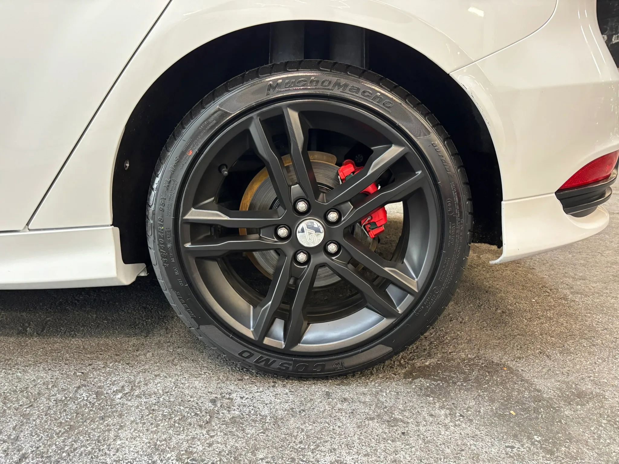 Used 2018 Ford Focus ST w/ Equipment Group 402A FWD image 9
