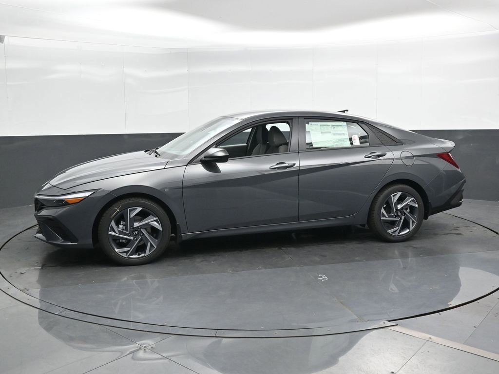 New 2025 Hyundai Elantra Sport image 7