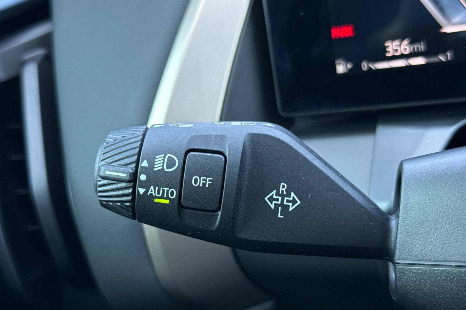 Used 2025 BMW X3 xDrive30i image 31