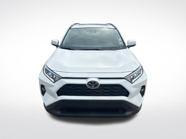 Used 2020 Toyota RAV4 XLE Premium FWD image 2
