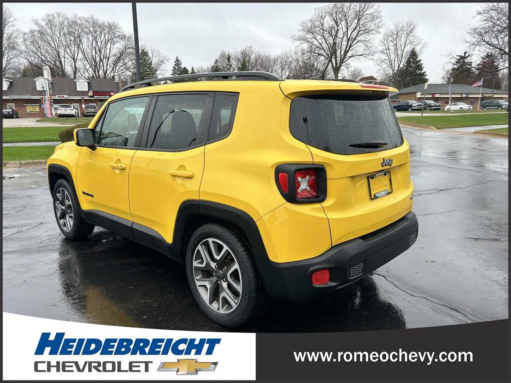 Used 2016 Jeep Renegade Latitude image 4
