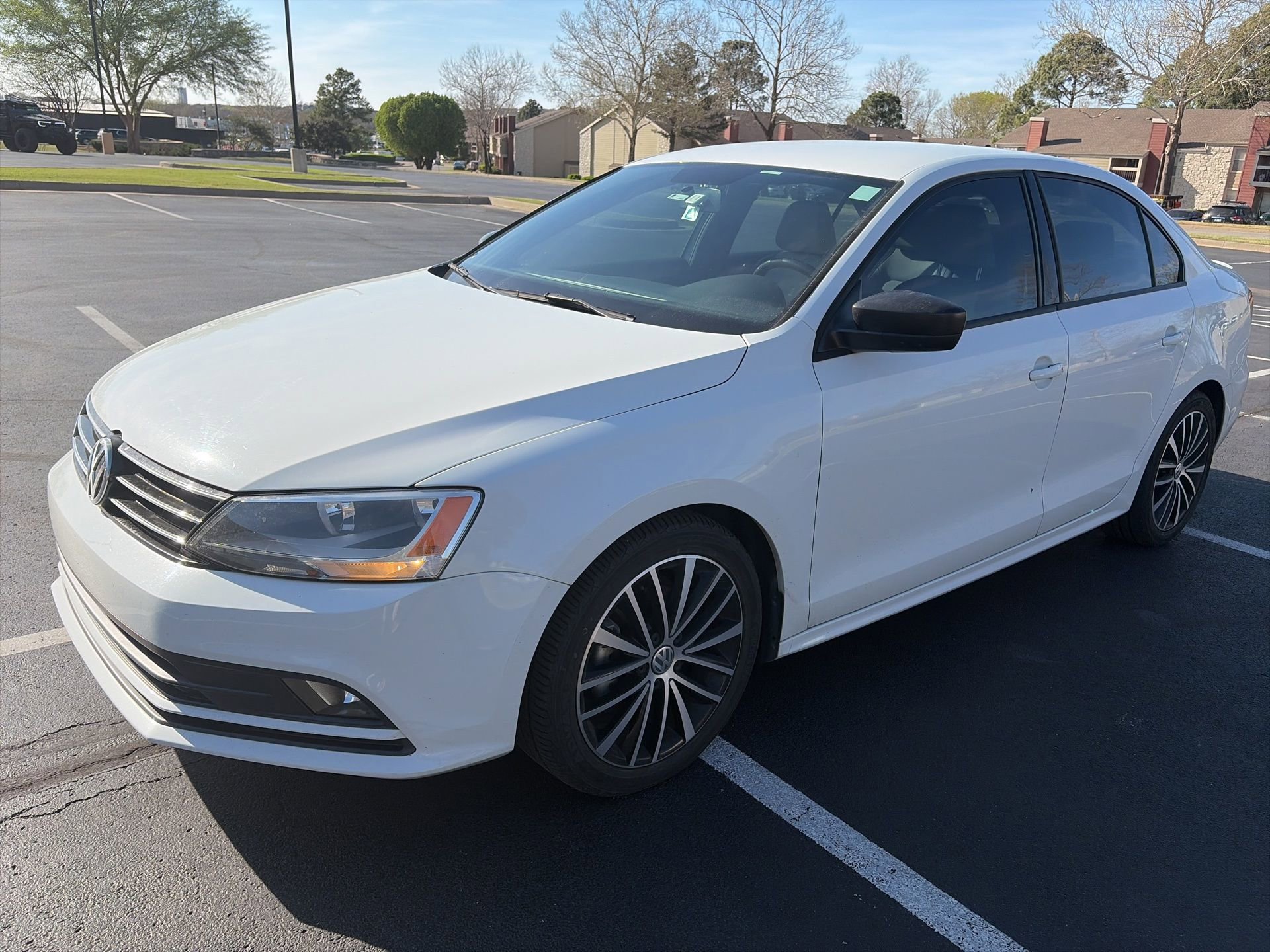 Used 2016 Volkswagen Jetta Sport image 1