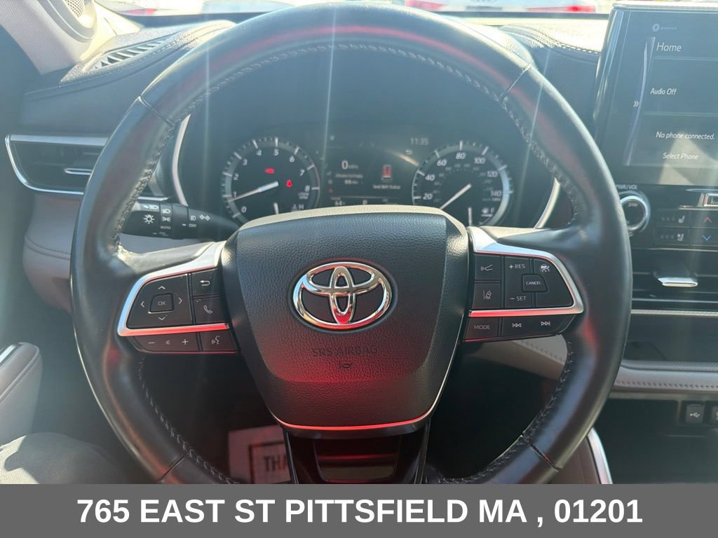 Used 2021 Toyota Highlander Platinum AWD/4WD image 28