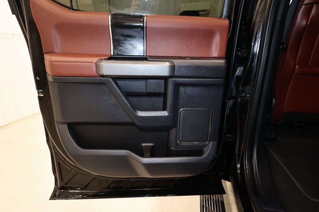Certified 2022 Ford F450 Platinum w/ FX4 Off-Road Package image 16