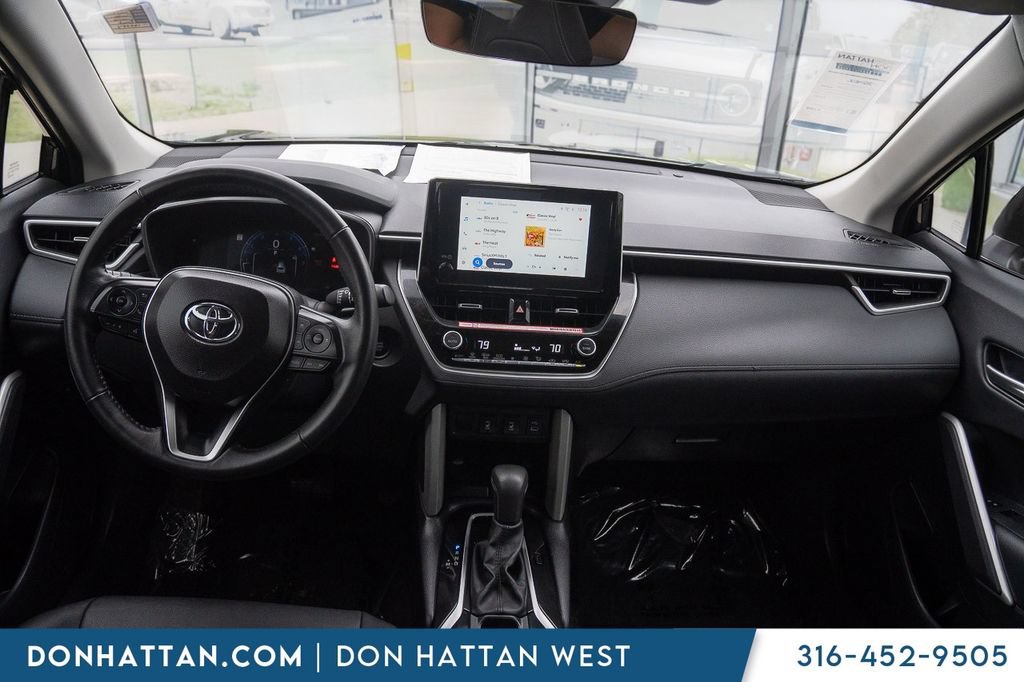 Used 2025 Toyota Corolla Cross XLE AWD/4WD image 3