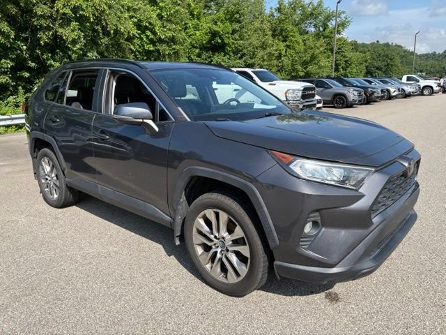 Used 2019 Toyota RAV4 XLE Premium w/ Cold Weather Package AWD/4WD image 8
