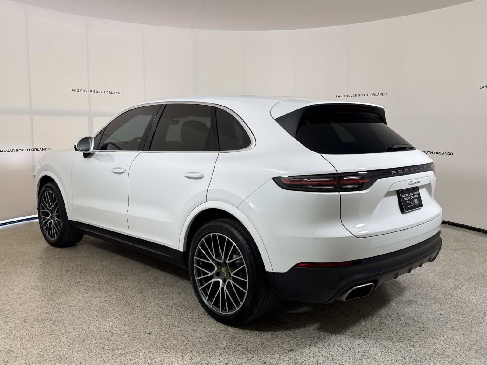 Used 2021 Porsche Cayenne AWD/4WD image 3