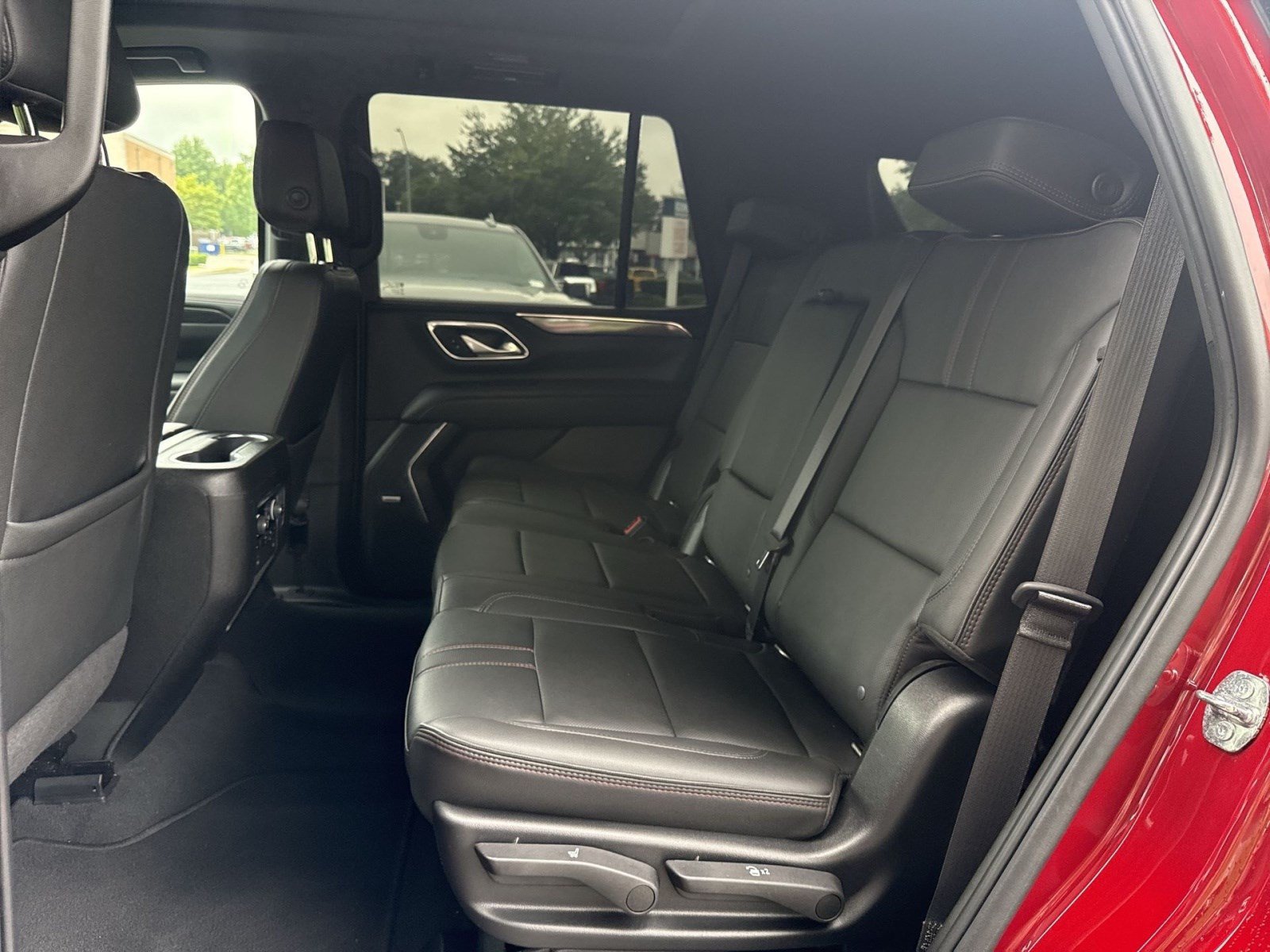 Used 2022 Chevrolet Tahoe RST w/ Luxury Package AWD/4WD image 22