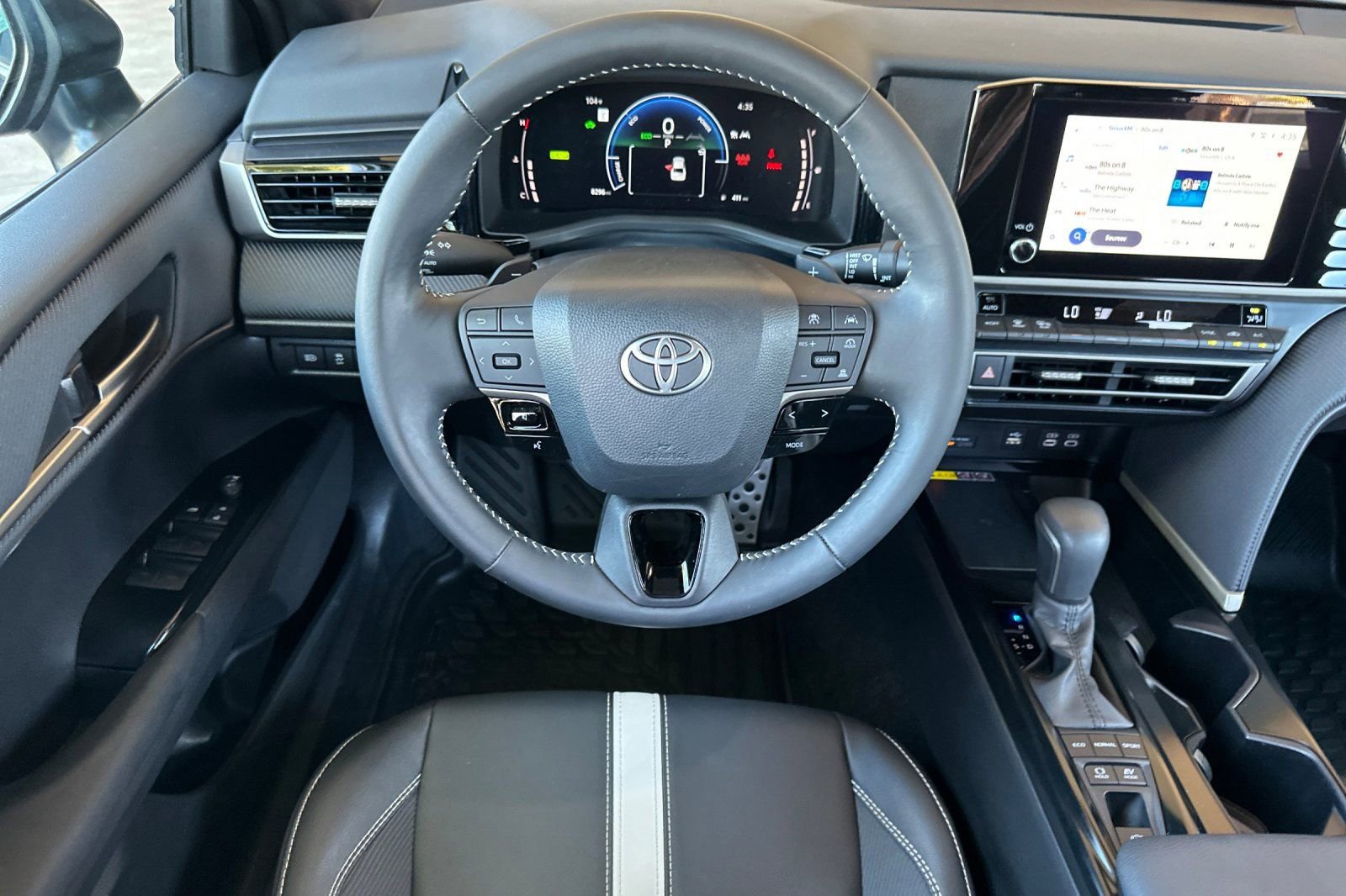 Used 2026 Toyota Camry SE FWD image 15