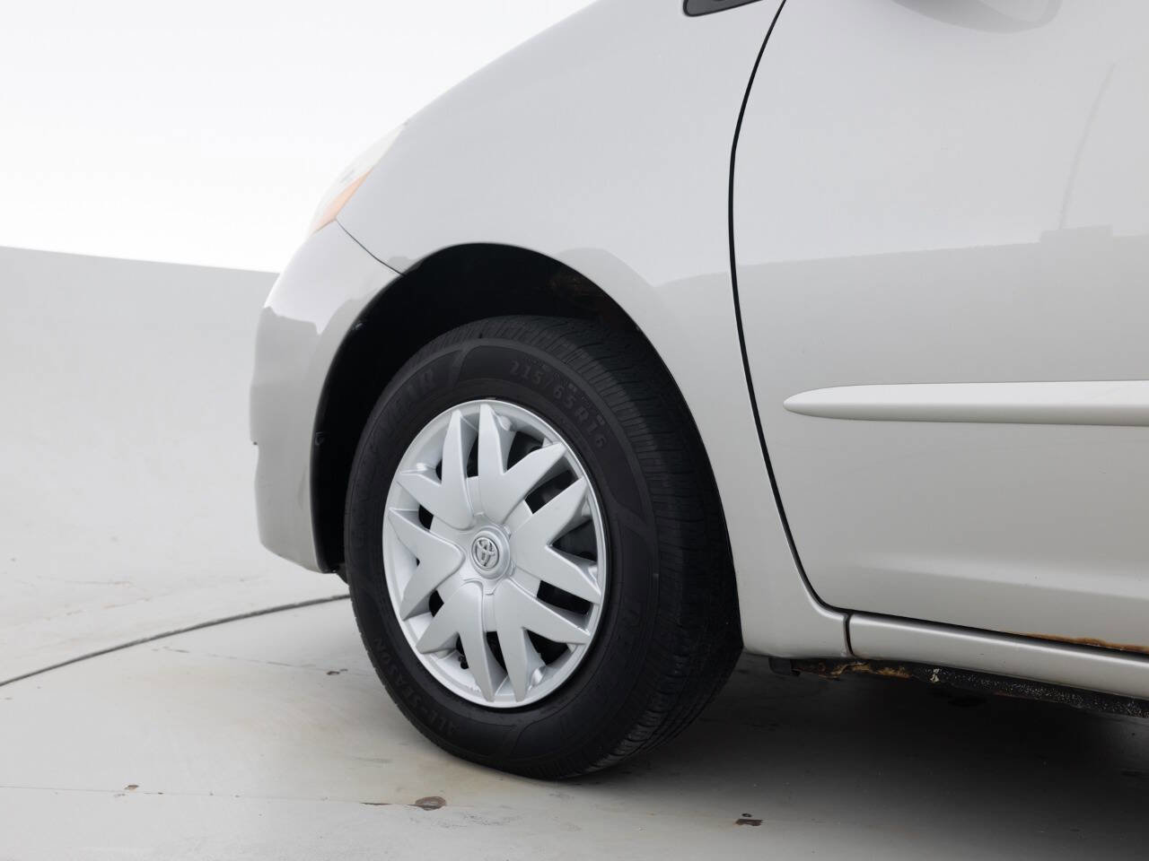 Used 2007 Toyota Sienna LE image 17