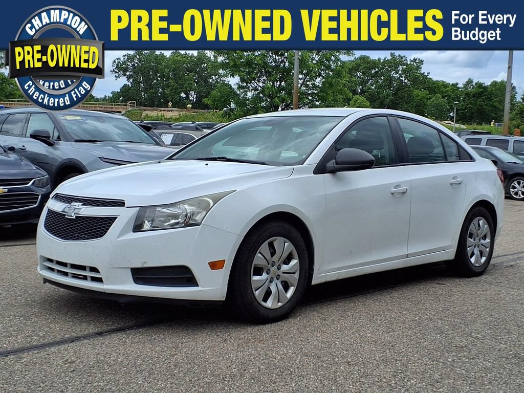 Used 2013 Chevrolet Cruze LS FWD video 1