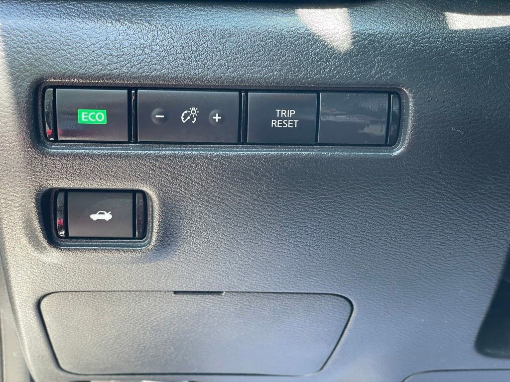 Certified 2021 Nissan Sentra SV FWD image 12