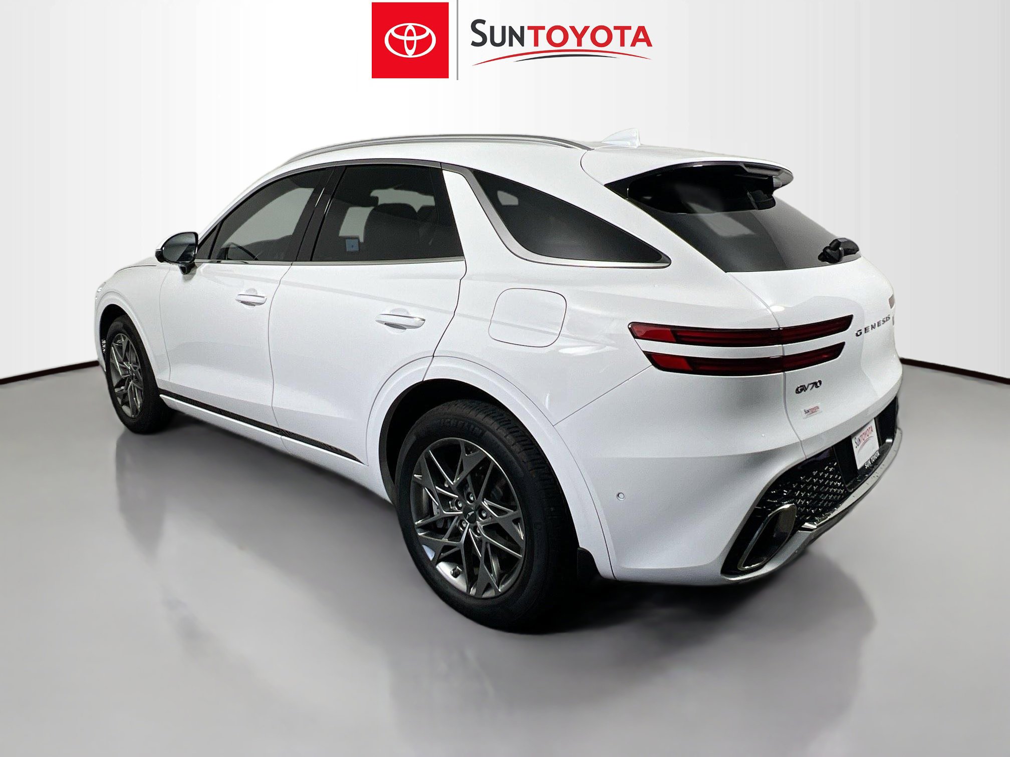 Used 2023 Genesis GV70 2.5T w/ Advanced Package AWD/4WD image 6