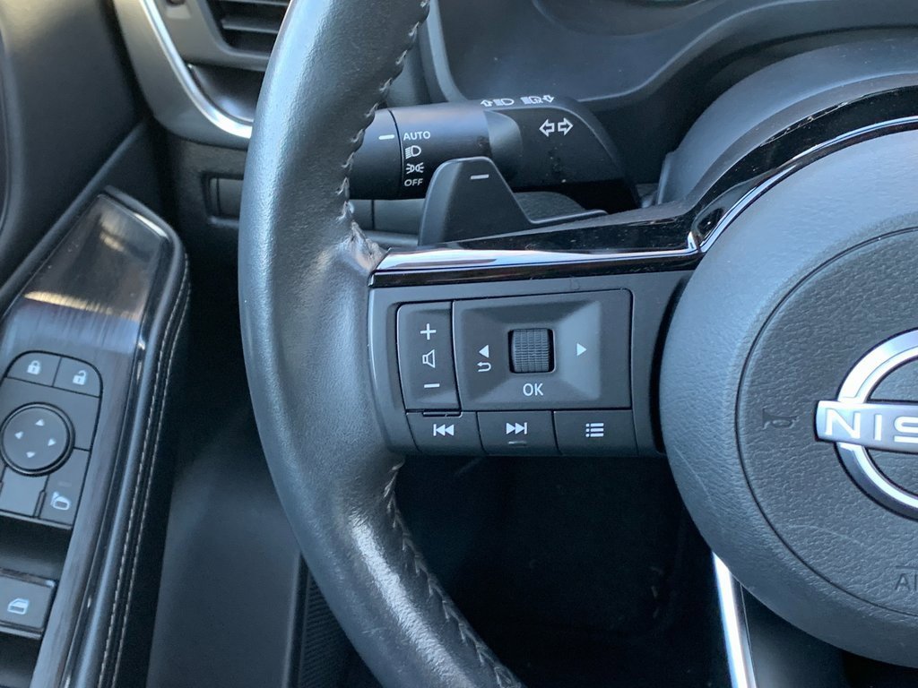 Used 2023 Nissan Rogue SV w/ SV Premium B Package image 14