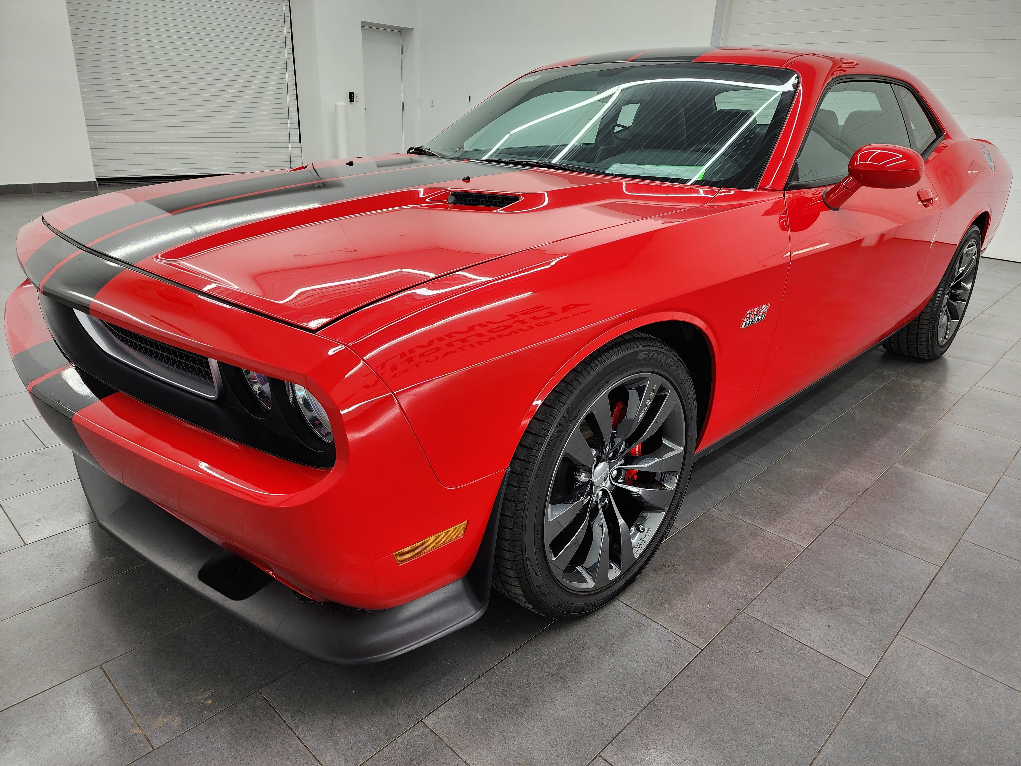 Used 2014 Dodge Challenger SRT8 image 7