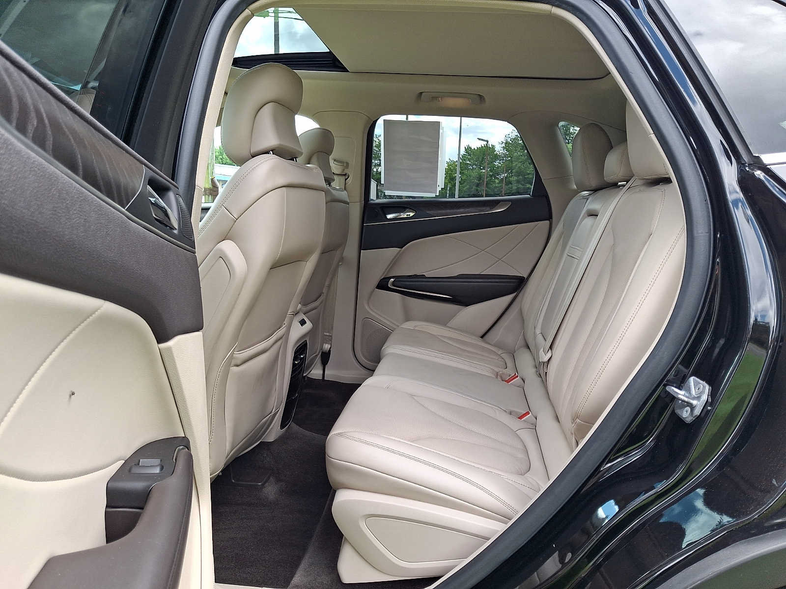 Used 2017 Lincoln MKC Reserve AWD/4WD image 10