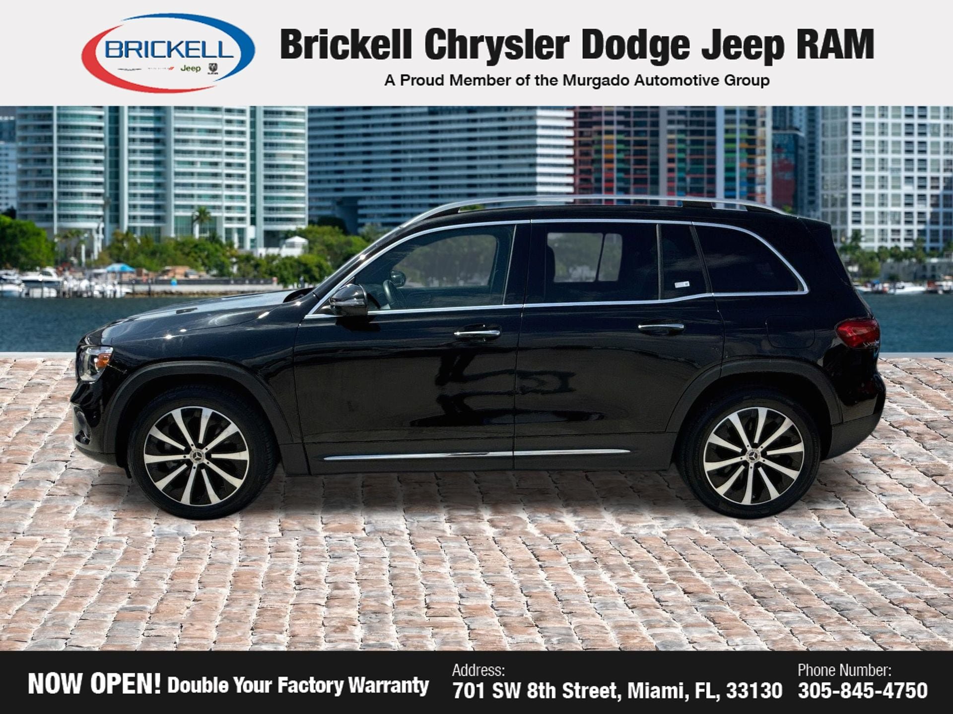 Used 2021 Mercedes-Benz GLB 250 w/ Premium Package image 2