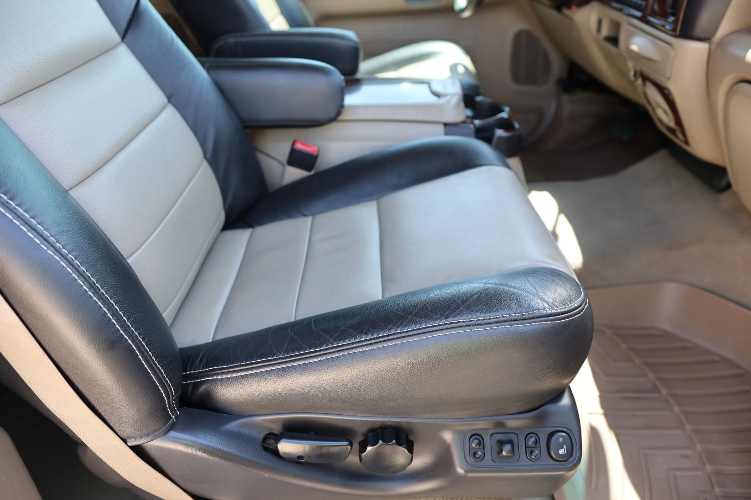 Used 2005 Ford Excursion Eddie Bauer AWD/4WD image 42