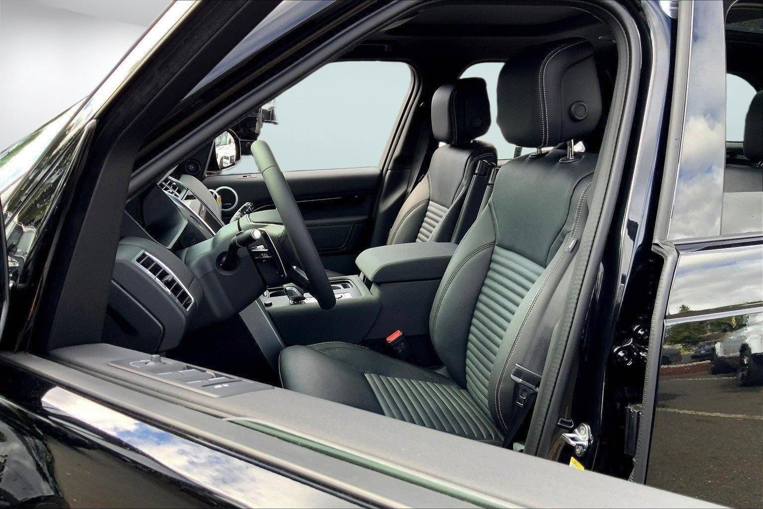 New 2025 Land Rover Discovery S AWD/4WD image 4