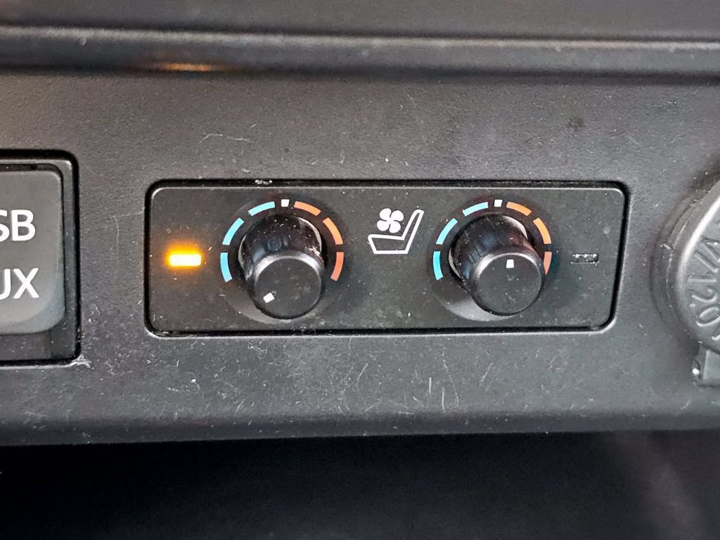Used 2019 Toyota 4Runner Limited AWD/4WD image 15