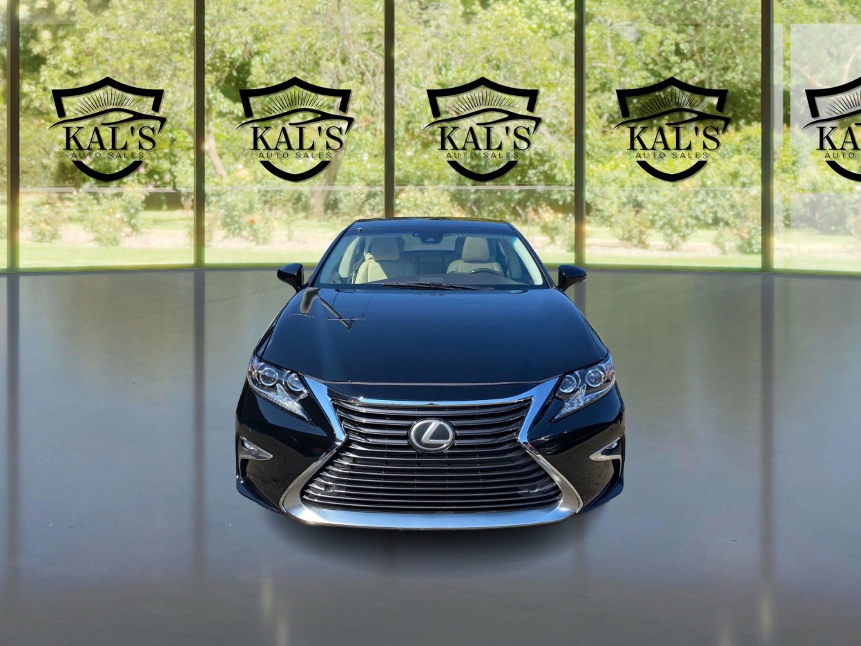 Used 2016 Lexus ES 350 w/ Luxury Package w/Wood Trim image 2