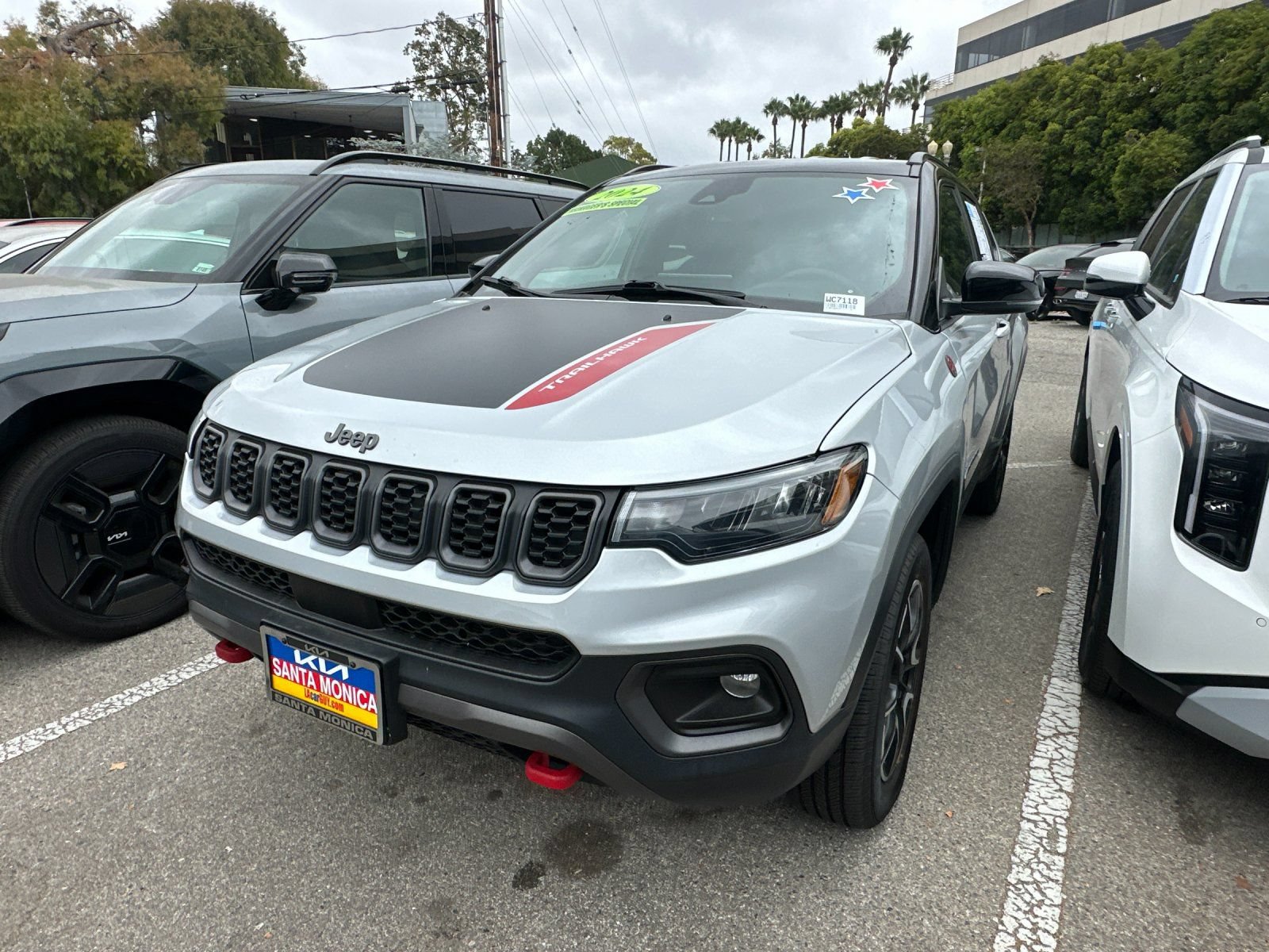 Used 2024 Jeep Compass Trailhawk AWD/4WD image 2