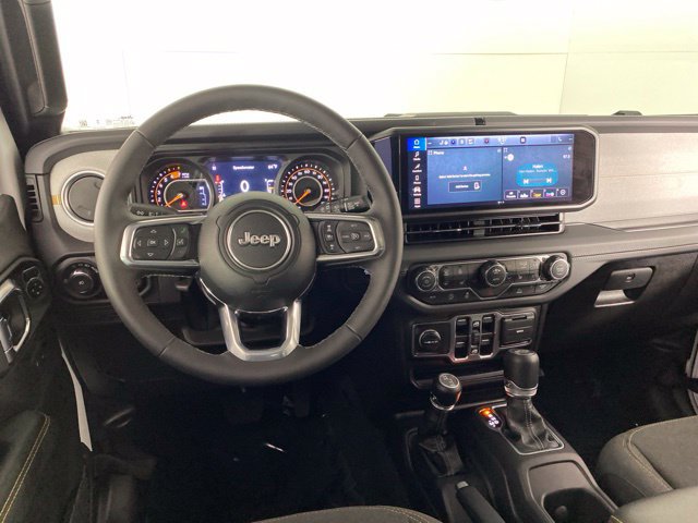 Used 2026 Jeep Wrangler Unlimited Sahara AWD/4WD image 39
