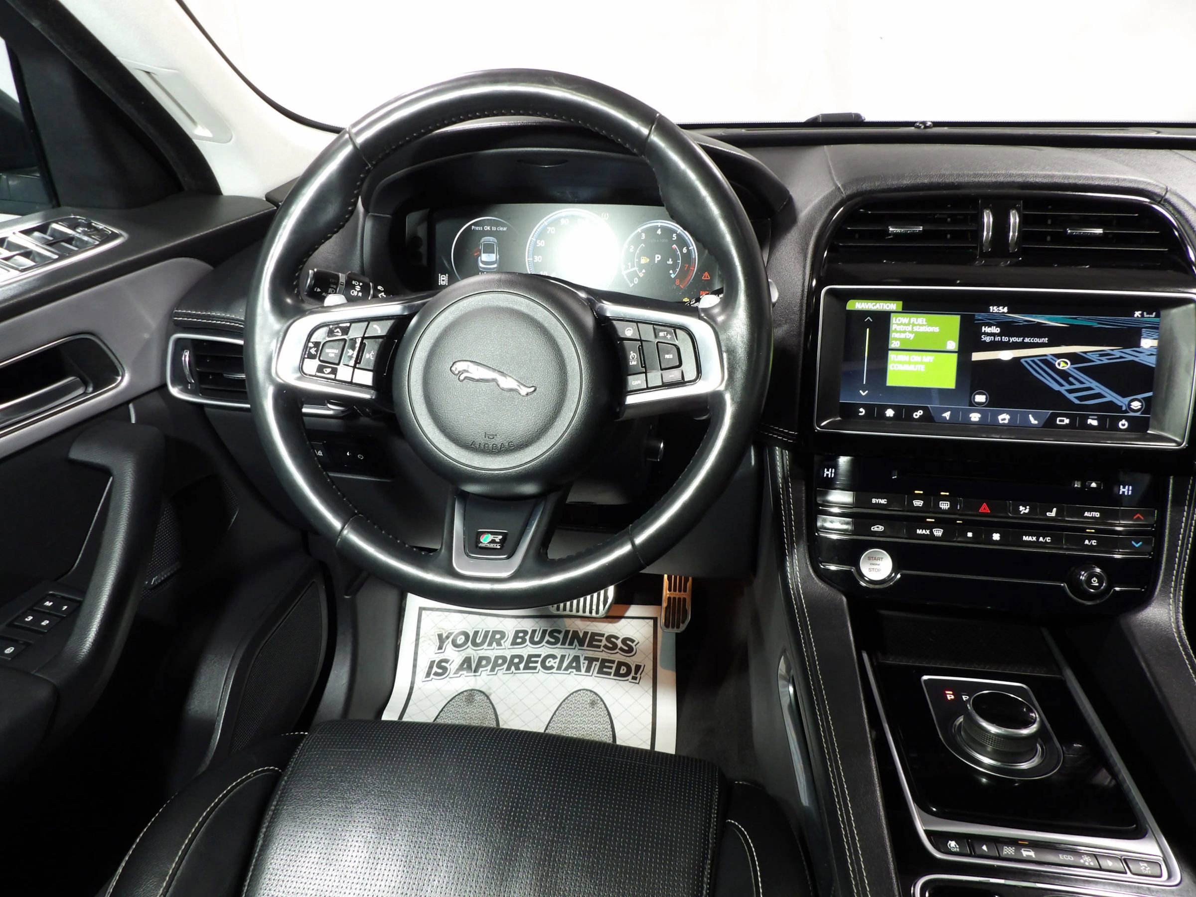 Used 2018 Jaguar F-PACE R-Sport image 18