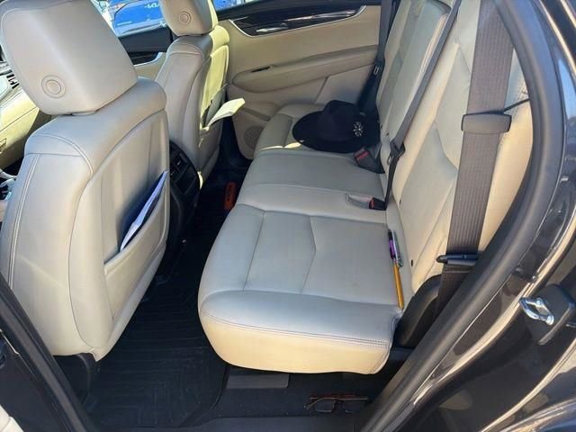 Used 2017 Cadillac XT5 Base image 9