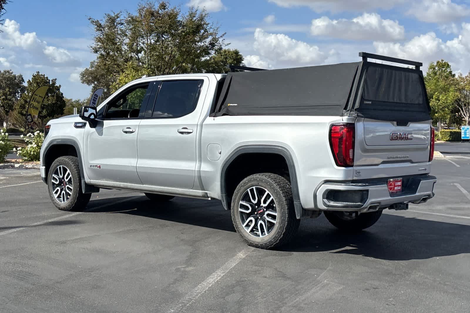 Used 2022 GMC Sierra 1500 AT4 AWD/4WD image 6