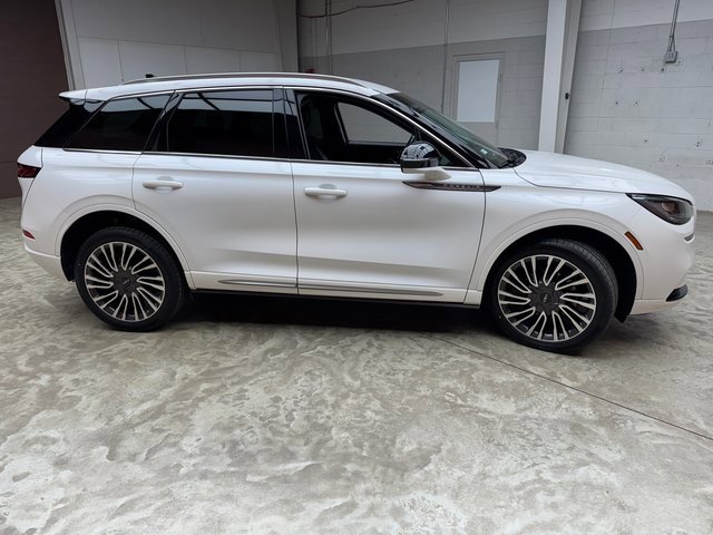 Used 2022 Lincoln Corsair Reserve w/ Sport Package image 6