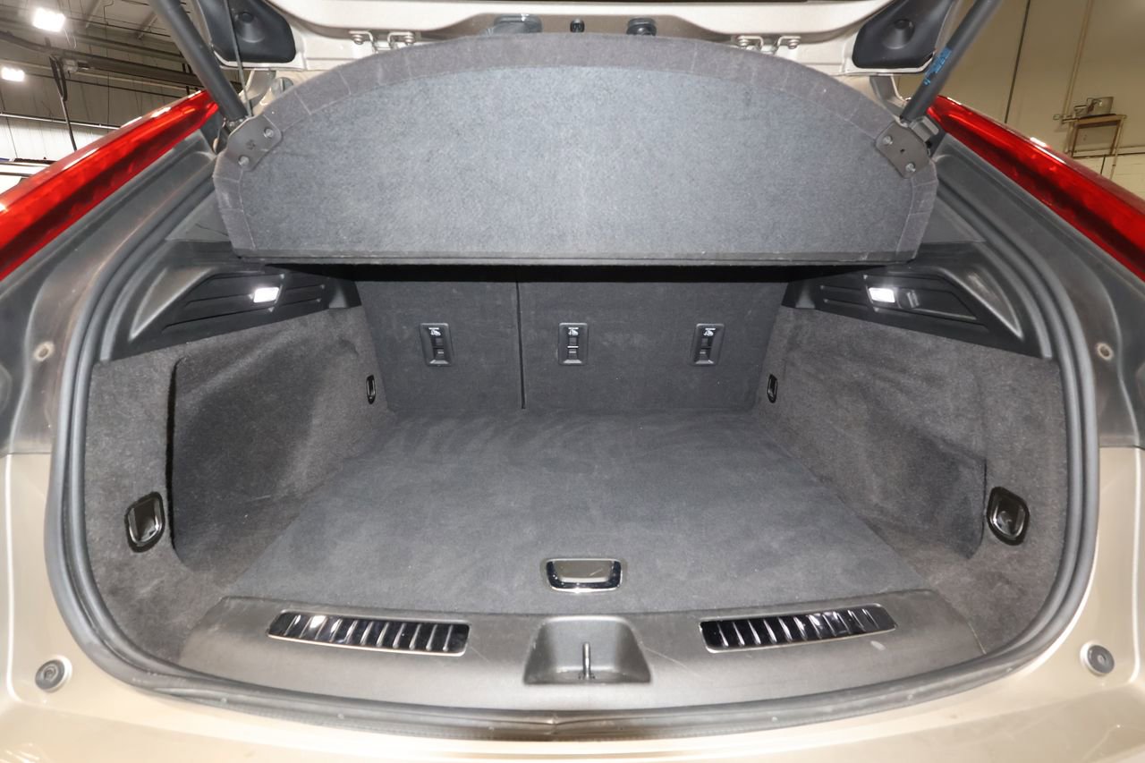 Certified 2024 Cadillac XT4 Premium Luxury image 24