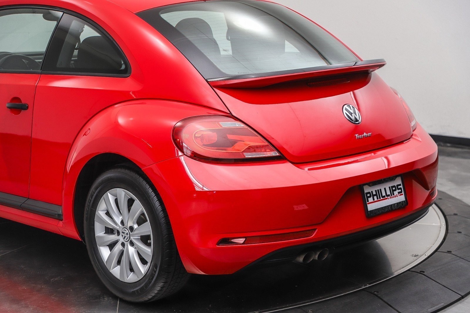 Used 2018 Volkswagen Beetle 2.0T S FWD image 12