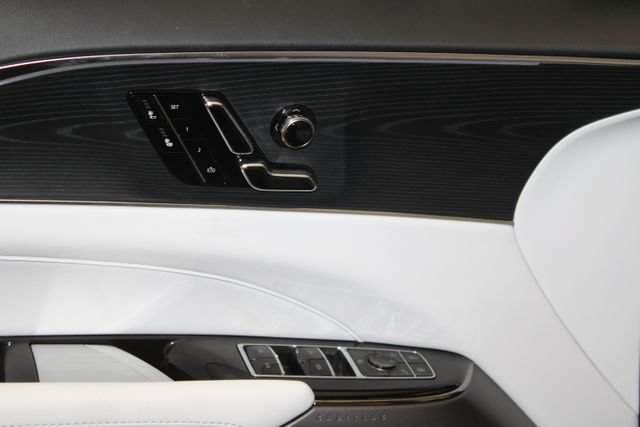 New 2026 Cadillac Lyriq Sport AWD/4WD image 31