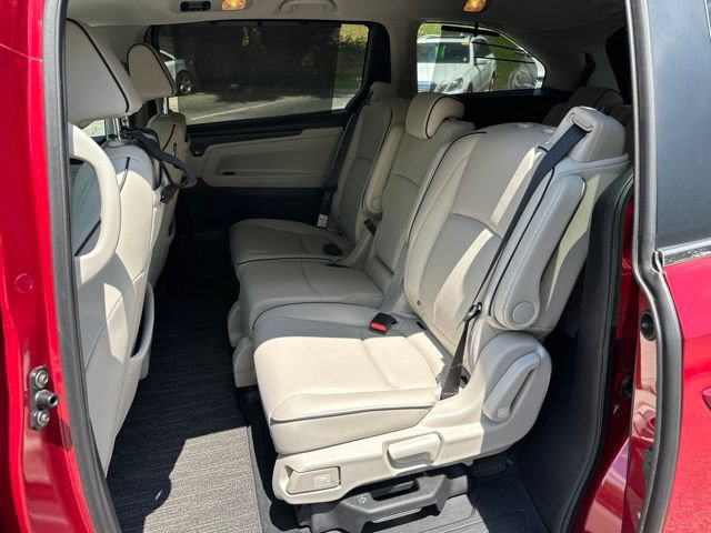 Used 2025 Honda Odyssey Touring image 9