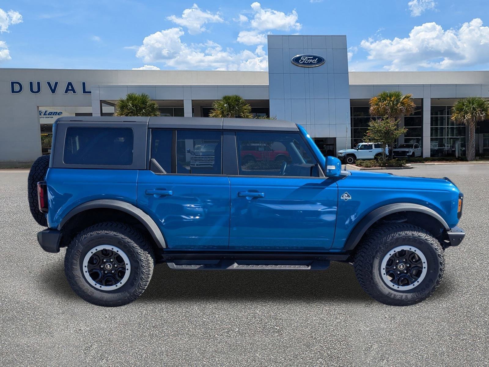 Certified 2024 Ford Bronco Outer Banks w/ Sasquatch Package image 3