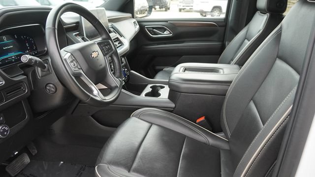 Used 2024 Chevrolet Suburban Premier AWD/4WD image 19