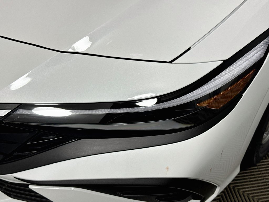 New 2026 Hyundai Elantra SE FWD image 3