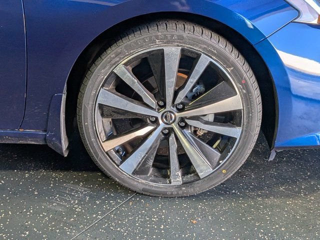Used 2020 Nissan Altima 2.5 SR w/ Premium Package FWD image 11