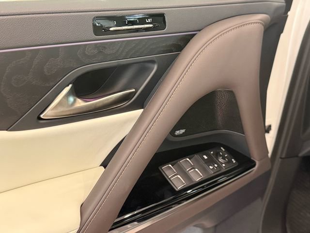 New 2026 Lexus LX 600 4WD w/ Luxury Package image 12