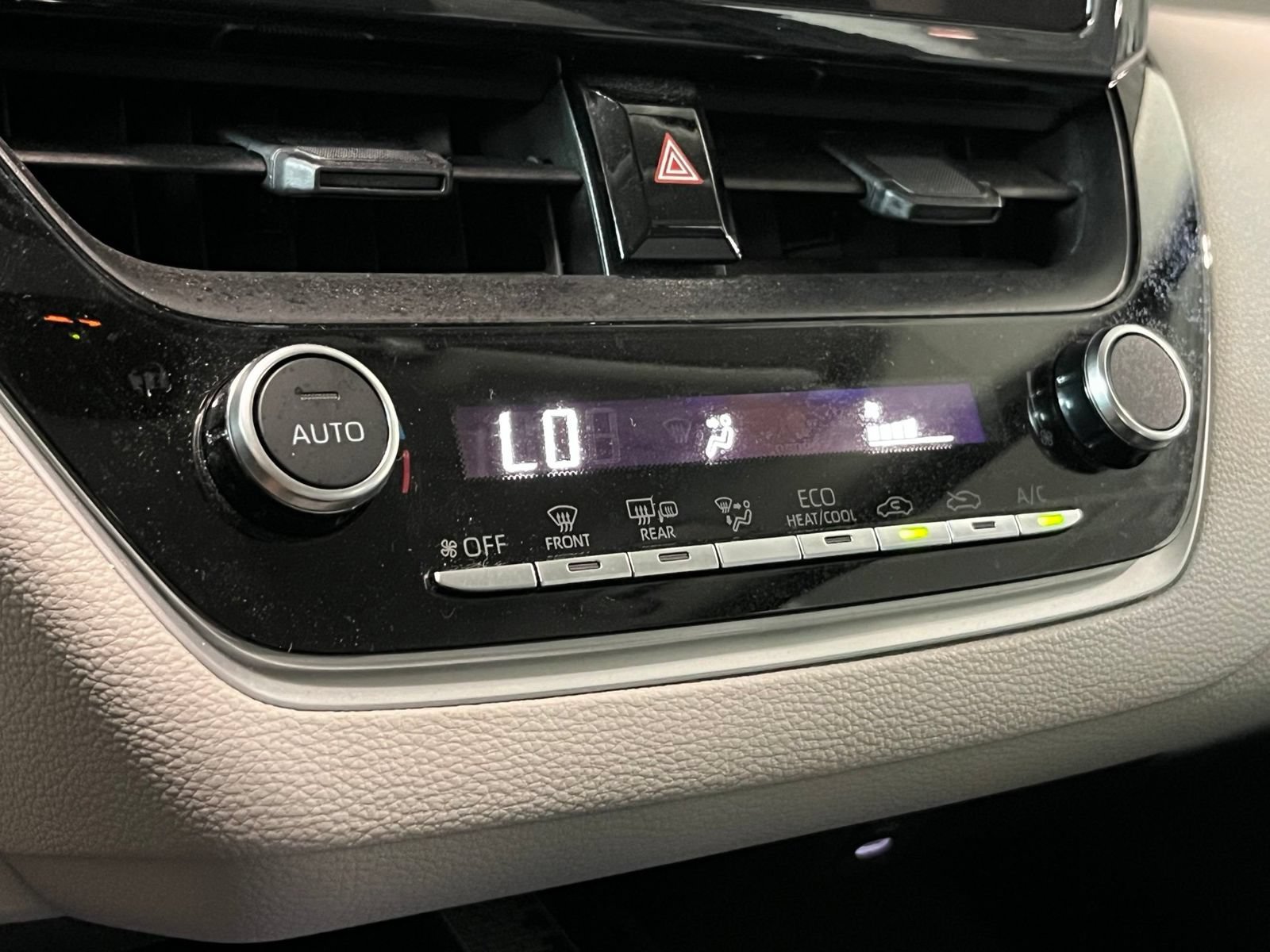 Used 2026 Toyota Corolla LE w/ LE Premium Package FWD image 22