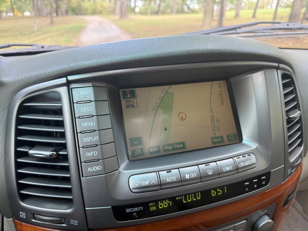 Used 2004 Lexus LX 470 4WD image 60