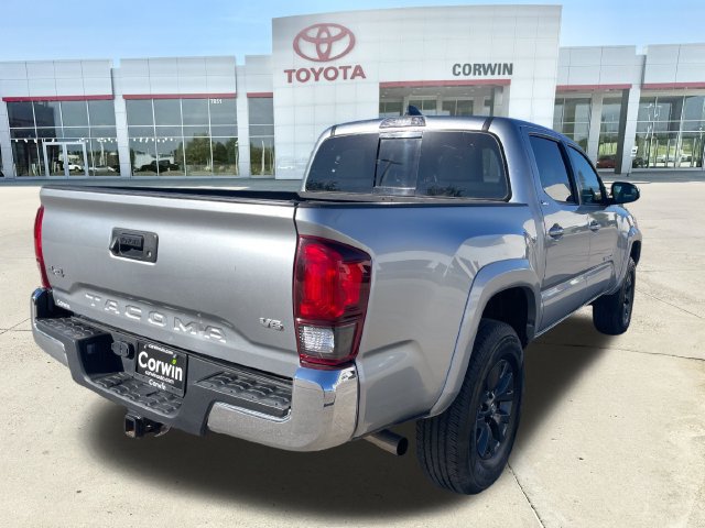 Used 2022 Toyota Tacoma SR5 AWD/4WD image 6