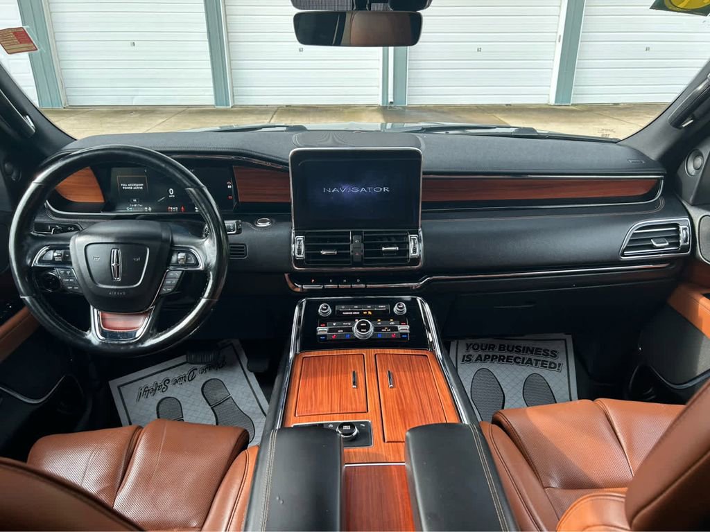 Used 2018 Lincoln Navigator L Reserve image 15