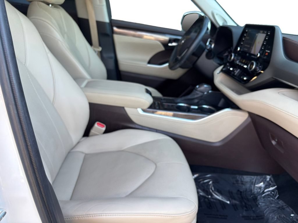 Used 2020 Toyota Highlander Limited FWD image 15