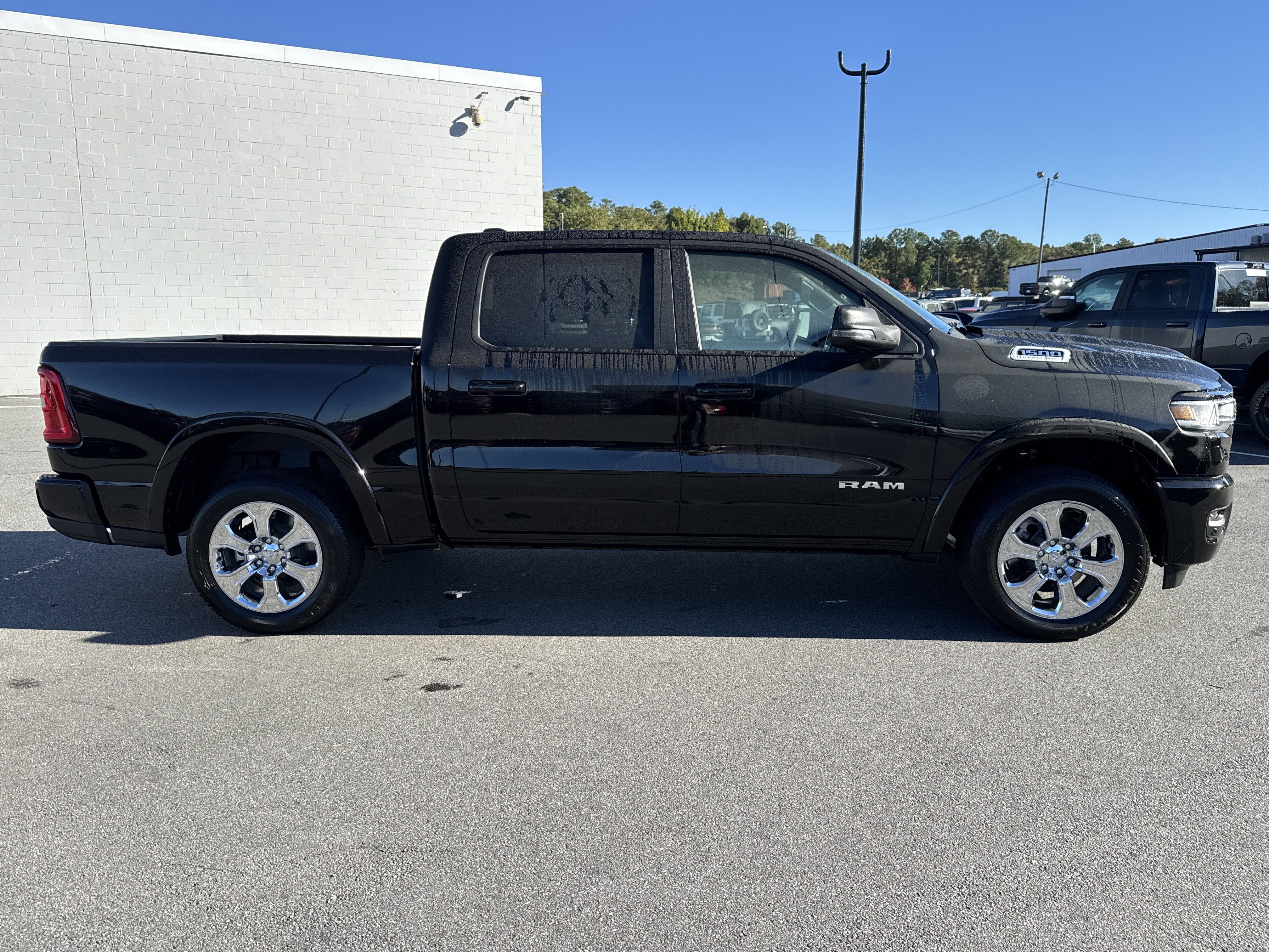New 2026 RAM 1500 Big Horn AWD/4WD image 9