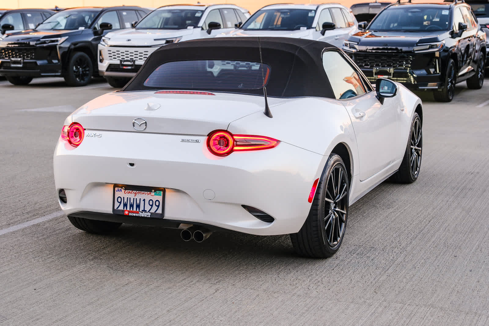 Used 2024 MAZDA MX-5 Miata Grand Touring w/ Weather Package RWD image 4
