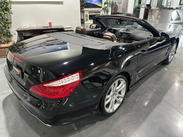 Used 2015 Mercedes-Benz SL 400 w/ Premium I Package image 2