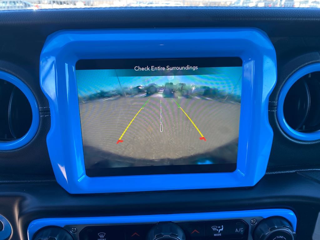 Used 2022 Jeep Wrangler Unlimited Sahara AWD/4WD image 21